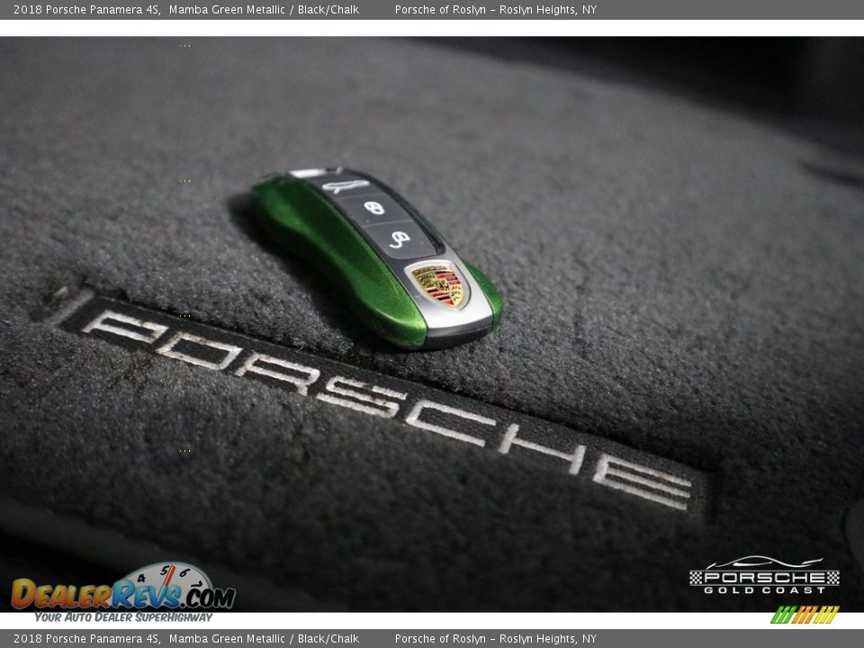 2018 Porsche Panamera 4S Mamba Green Metallic / Black/Chalk Photo #32