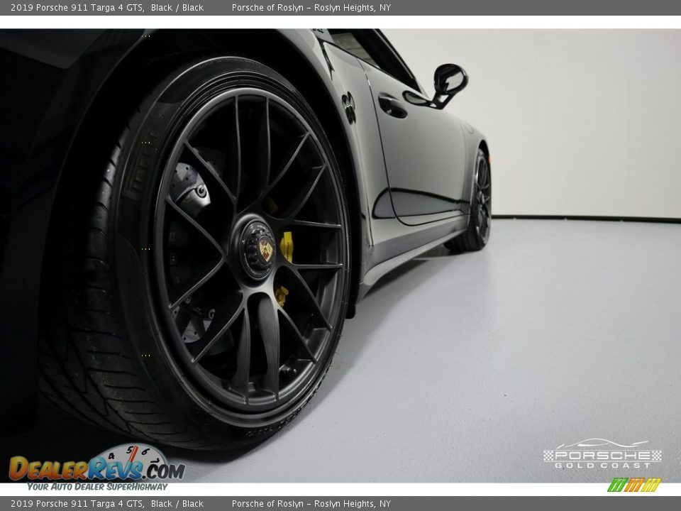 2019 Porsche 911 Targa 4 GTS Black / Black Photo #12