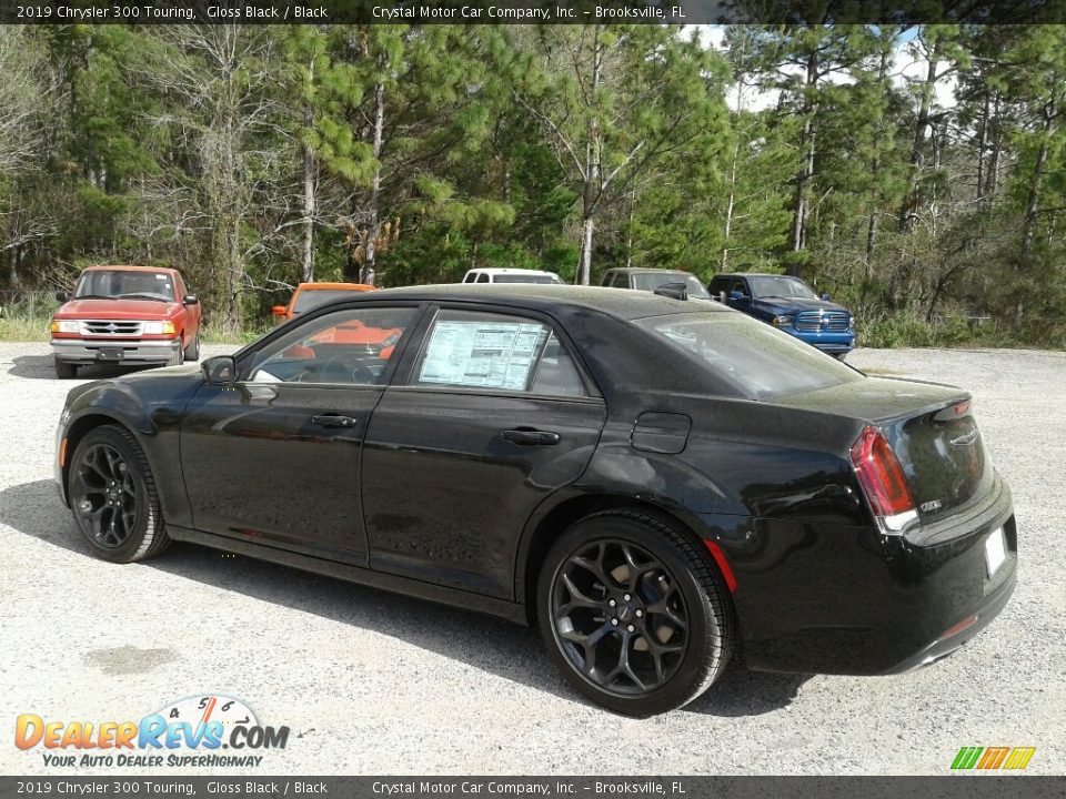 2019 Chrysler 300 Touring Gloss Black / Black Photo #3