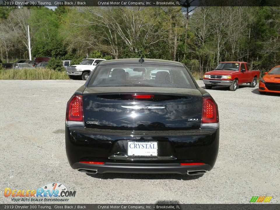 2019 Chrysler 300 Touring Gloss Black / Black Photo #4