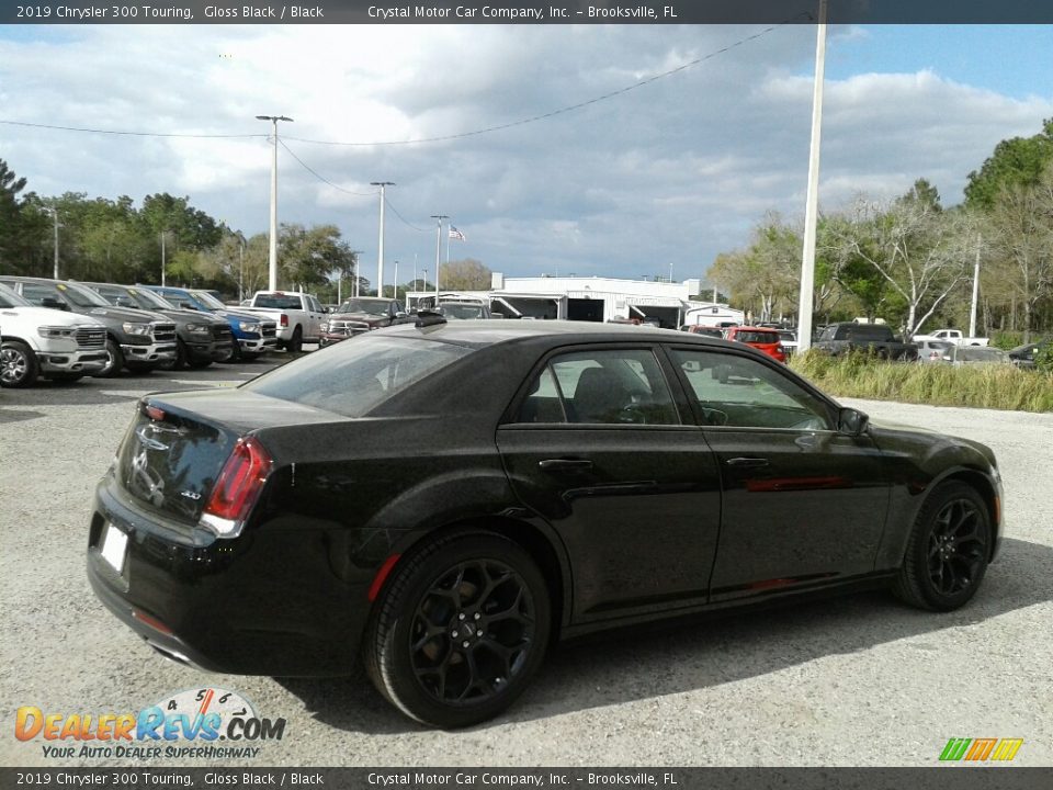 2019 Chrysler 300 Touring Gloss Black / Black Photo #5