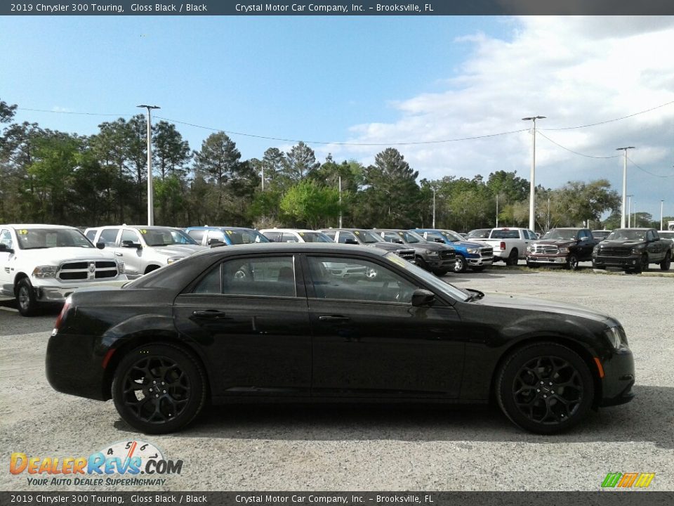 2019 Chrysler 300 Touring Gloss Black / Black Photo #6