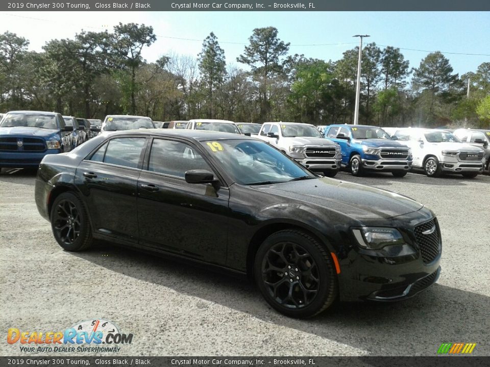 2019 Chrysler 300 Touring Gloss Black / Black Photo #7