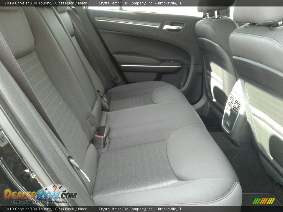 2019 Chrysler 300 Touring Gloss Black / Black Photo #11