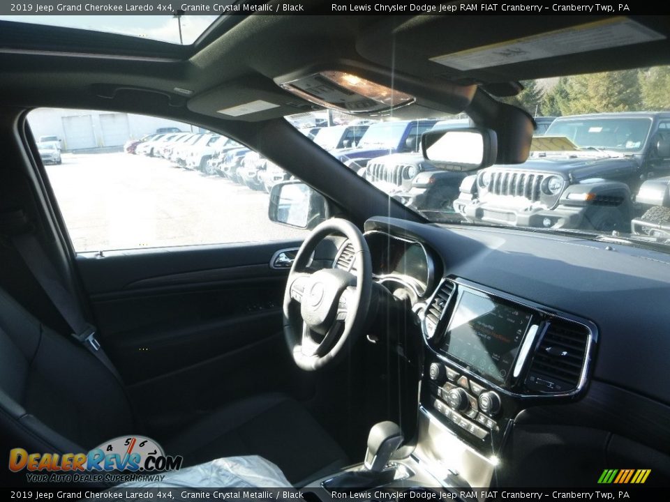 2019 Jeep Grand Cherokee Laredo 4x4 Granite Crystal Metallic / Black Photo #10