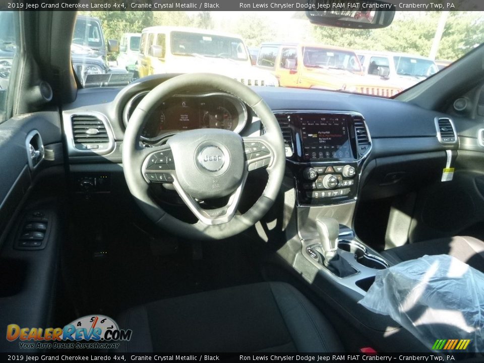 2019 Jeep Grand Cherokee Laredo 4x4 Granite Crystal Metallic / Black Photo #11