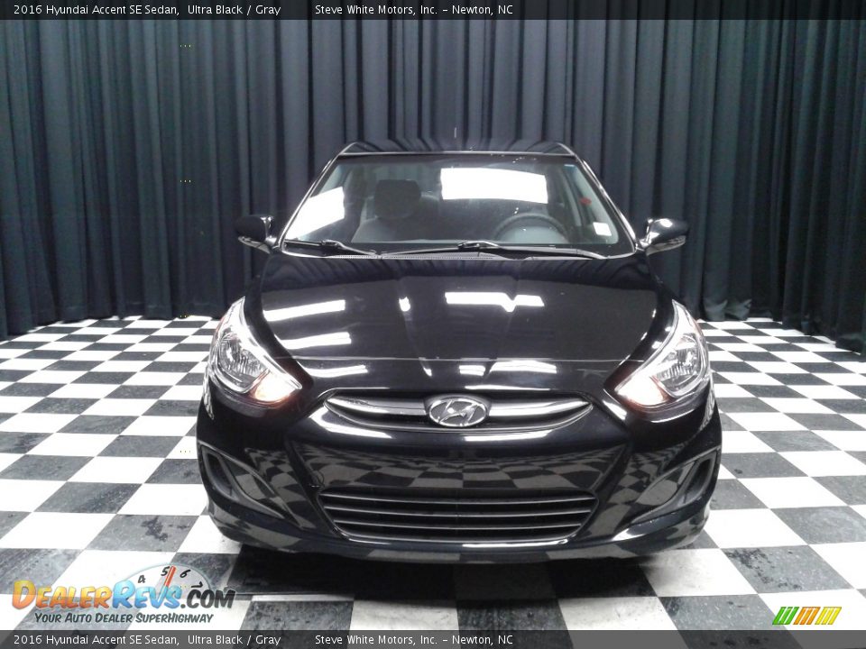 2016 Hyundai Accent SE Sedan Ultra Black / Gray Photo #3