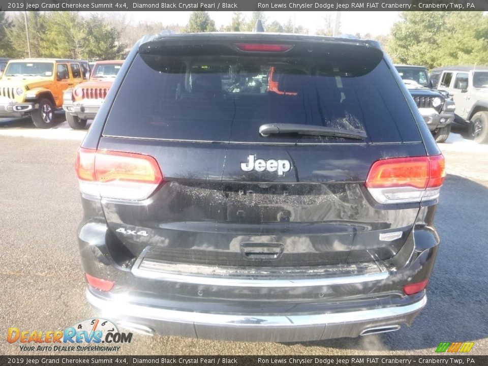 2019 Jeep Grand Cherokee Summit 4x4 Diamond Black Crystal Pearl / Black Photo #4