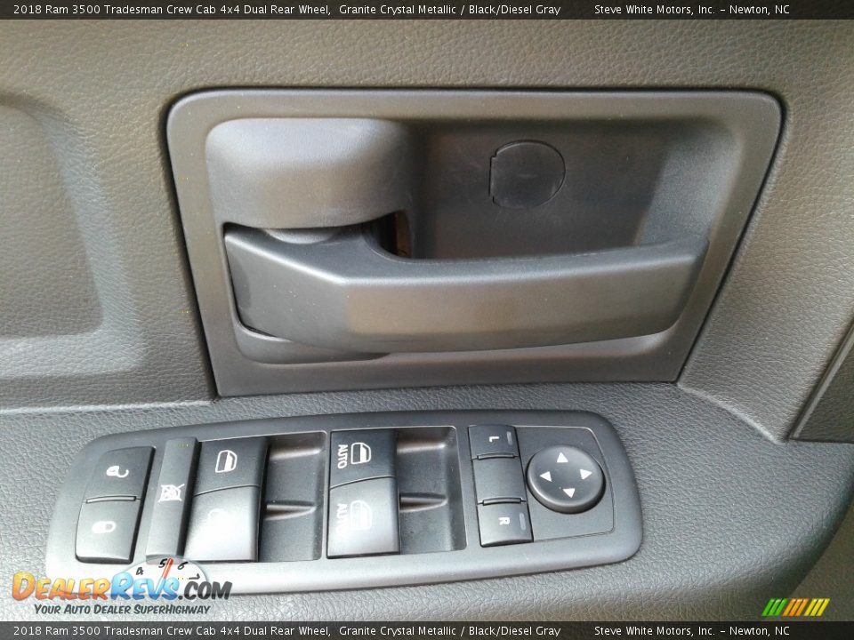 2018 Ram 3500 Tradesman Crew Cab 4x4 Dual Rear Wheel Granite Crystal Metallic / Black/Diesel Gray Photo #9