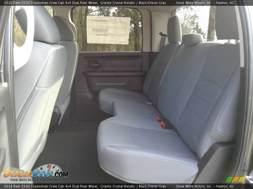 2018 Ram 3500 Tradesman Crew Cab 4x4 Dual Rear Wheel Granite Crystal Metallic / Black/Diesel Gray Photo #11