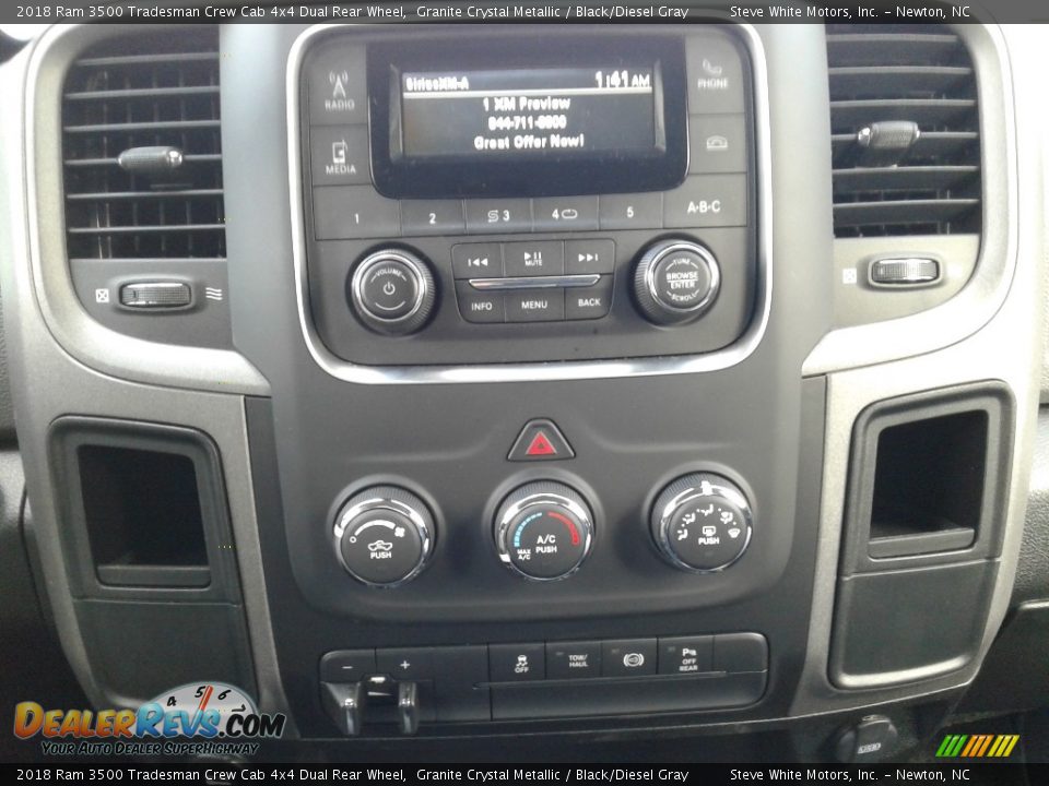 2018 Ram 3500 Tradesman Crew Cab 4x4 Dual Rear Wheel Granite Crystal Metallic / Black/Diesel Gray Photo #18