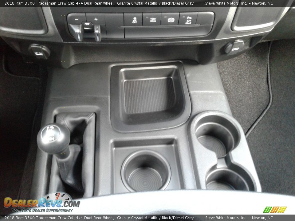 2018 Ram 3500 Tradesman Crew Cab 4x4 Dual Rear Wheel Granite Crystal Metallic / Black/Diesel Gray Photo #21