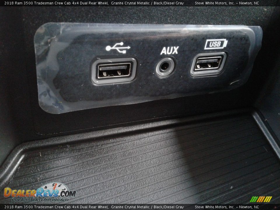 2018 Ram 3500 Tradesman Crew Cab 4x4 Dual Rear Wheel Granite Crystal Metallic / Black/Diesel Gray Photo #22