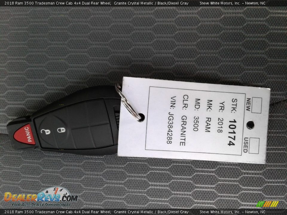 2018 Ram 3500 Tradesman Crew Cab 4x4 Dual Rear Wheel Granite Crystal Metallic / Black/Diesel Gray Photo #25