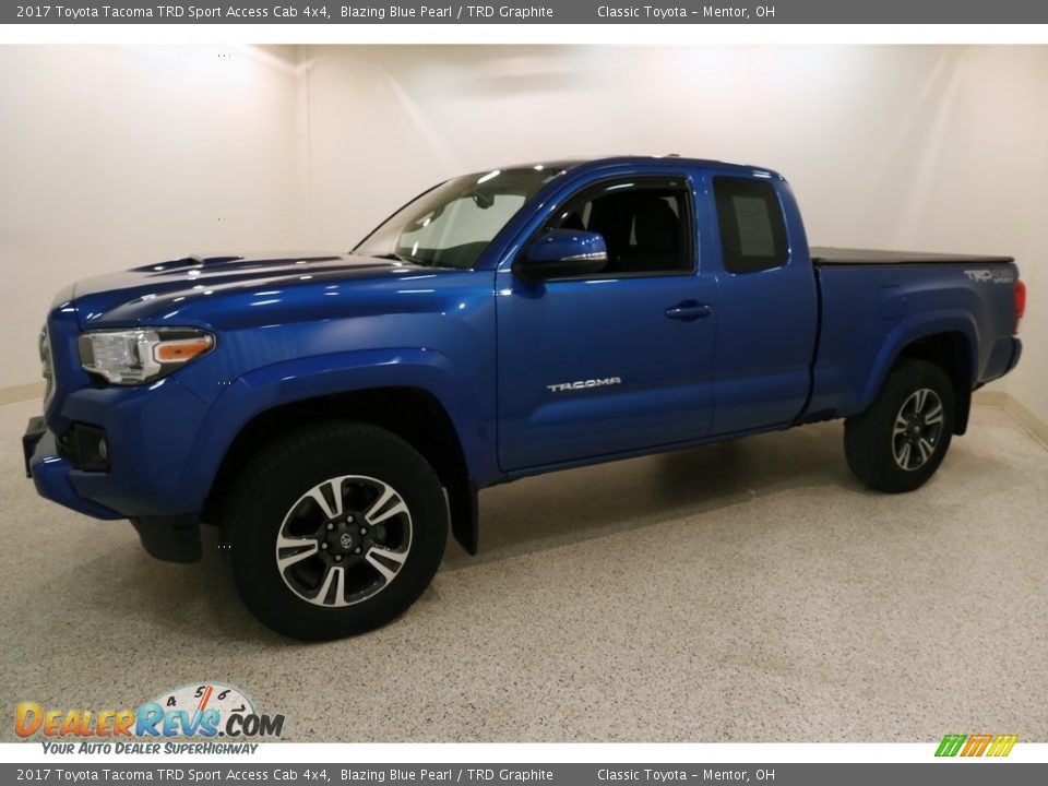 2017 Toyota Tacoma TRD Sport Access Cab 4x4 Blazing Blue Pearl / TRD Graphite Photo #3