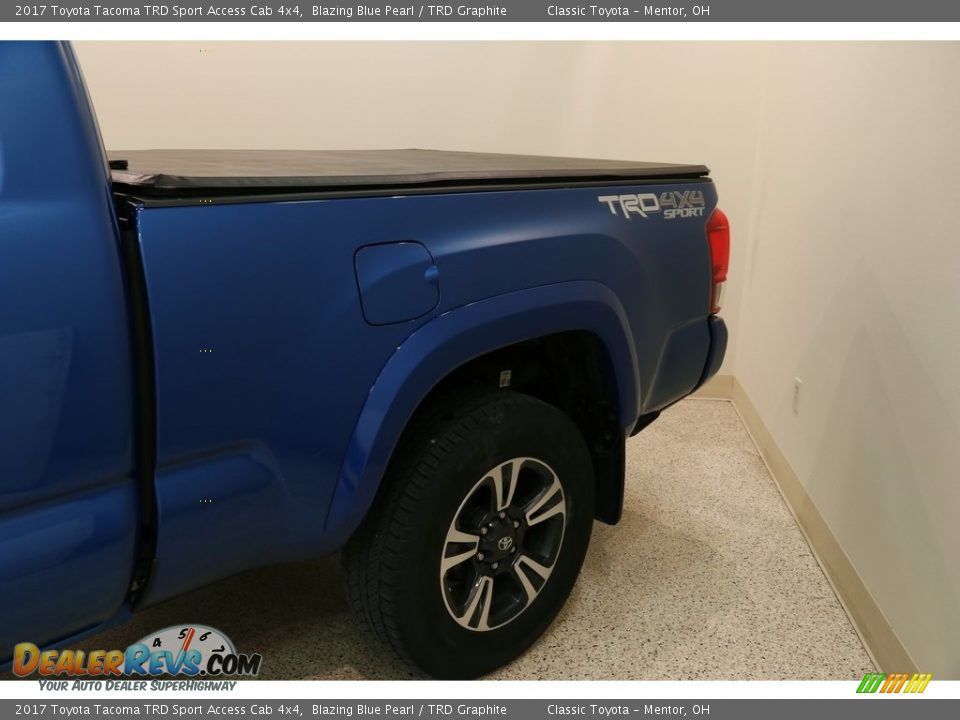 2017 Toyota Tacoma TRD Sport Access Cab 4x4 Blazing Blue Pearl / TRD Graphite Photo #4