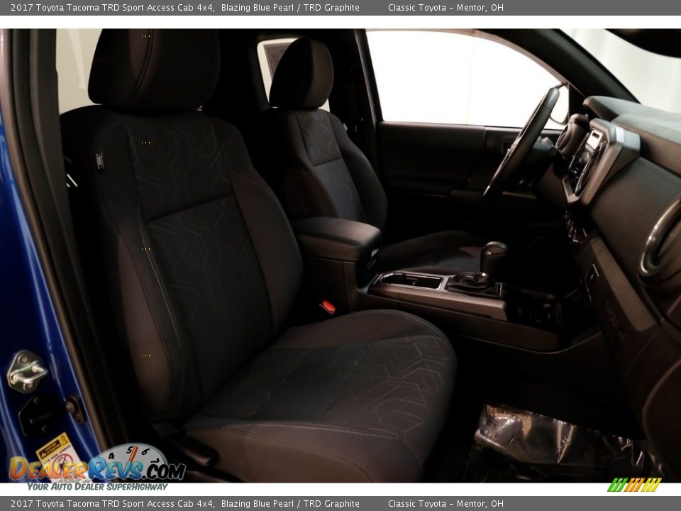 2017 Toyota Tacoma TRD Sport Access Cab 4x4 Blazing Blue Pearl / TRD Graphite Photo #15