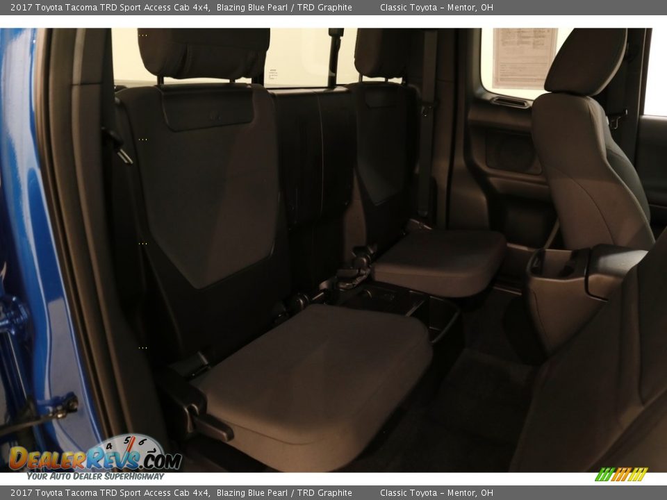 2017 Toyota Tacoma TRD Sport Access Cab 4x4 Blazing Blue Pearl / TRD Graphite Photo #16