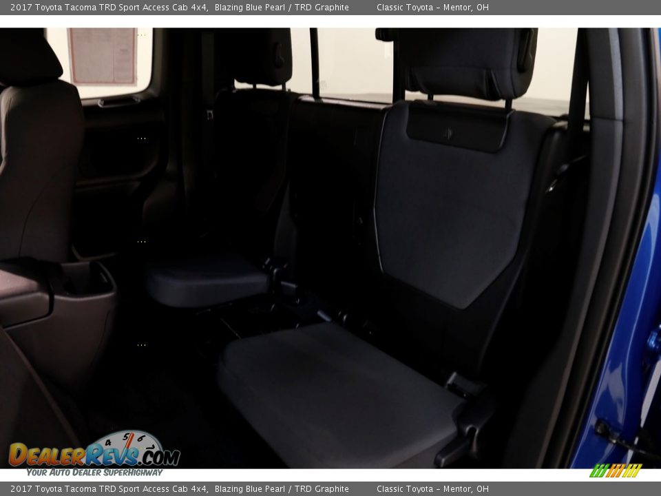 2017 Toyota Tacoma TRD Sport Access Cab 4x4 Blazing Blue Pearl / TRD Graphite Photo #17