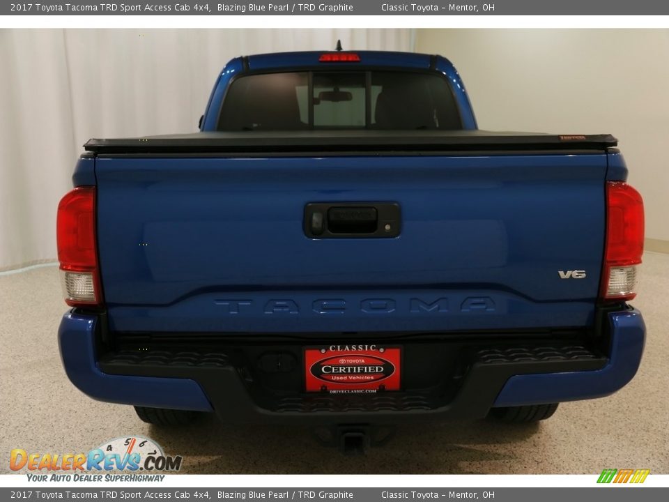 2017 Toyota Tacoma TRD Sport Access Cab 4x4 Blazing Blue Pearl / TRD Graphite Photo #18