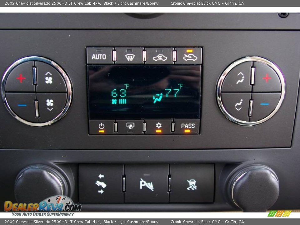 2009 Chevrolet Silverado 2500HD LT Crew Cab 4x4 Black / Light Cashmere/Ebony Photo #26