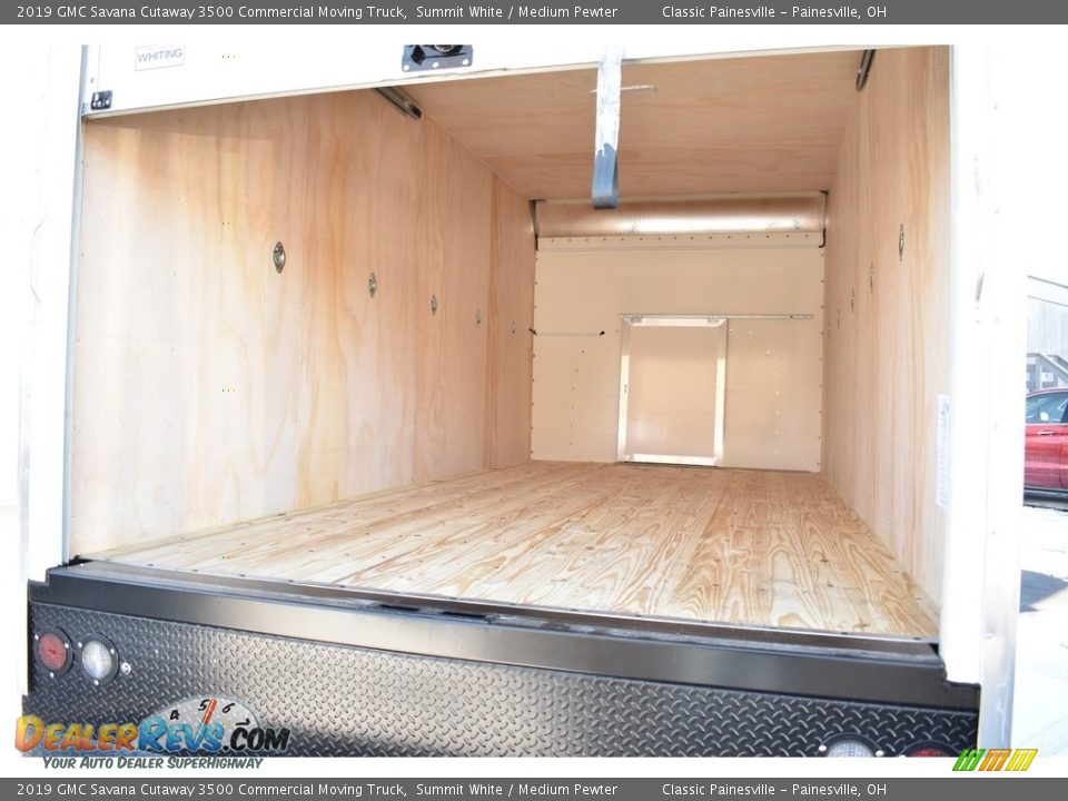 2019 GMC Savana Cutaway 3500 Commercial Moving Truck Summit White / Medium Pewter Photo #12