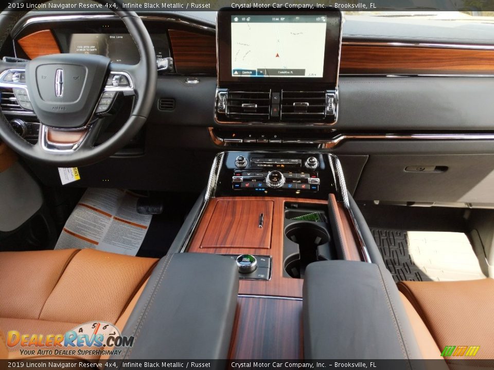 Dashboard of 2019 Lincoln Navigator Reserve 4x4 Photo #15