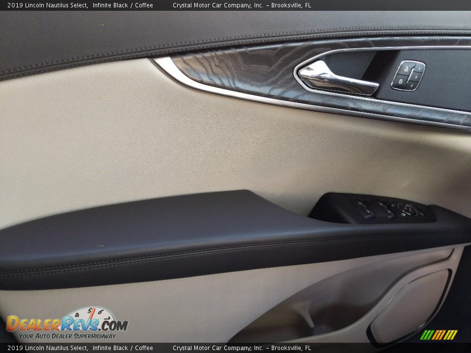 2019 Lincoln Nautilus Select Infinite Black / Coffee Photo #17