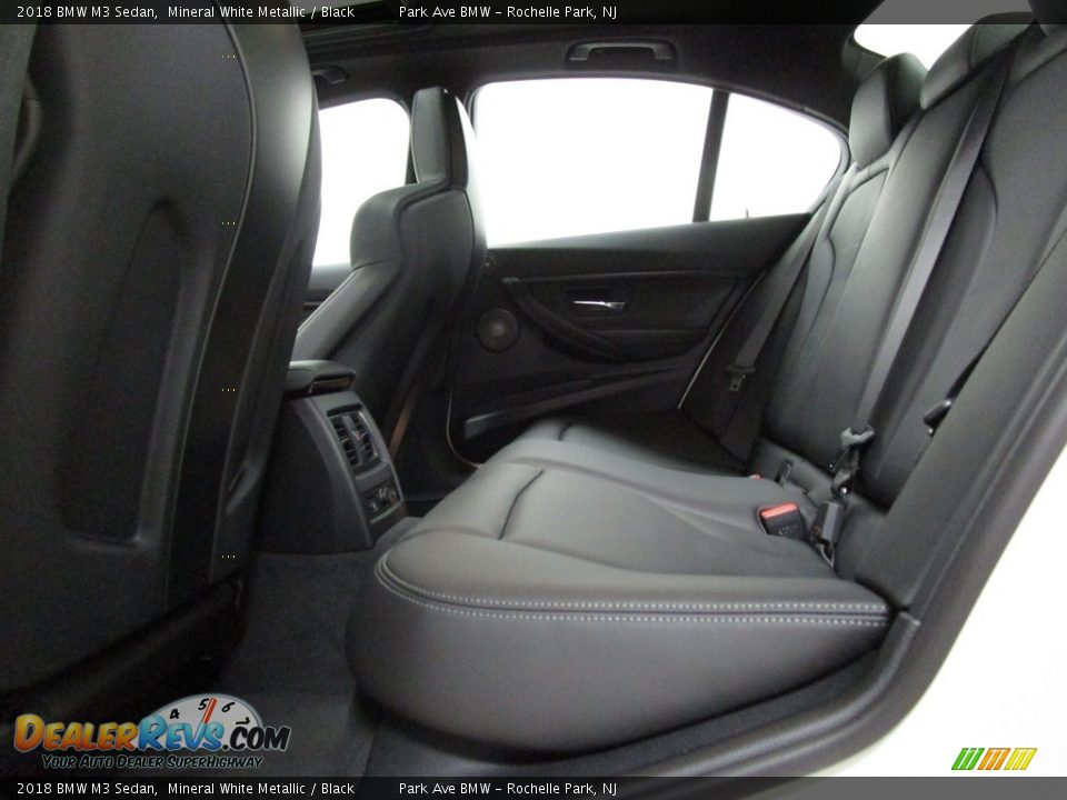 2018 BMW M3 Sedan Mineral White Metallic / Black Photo #14