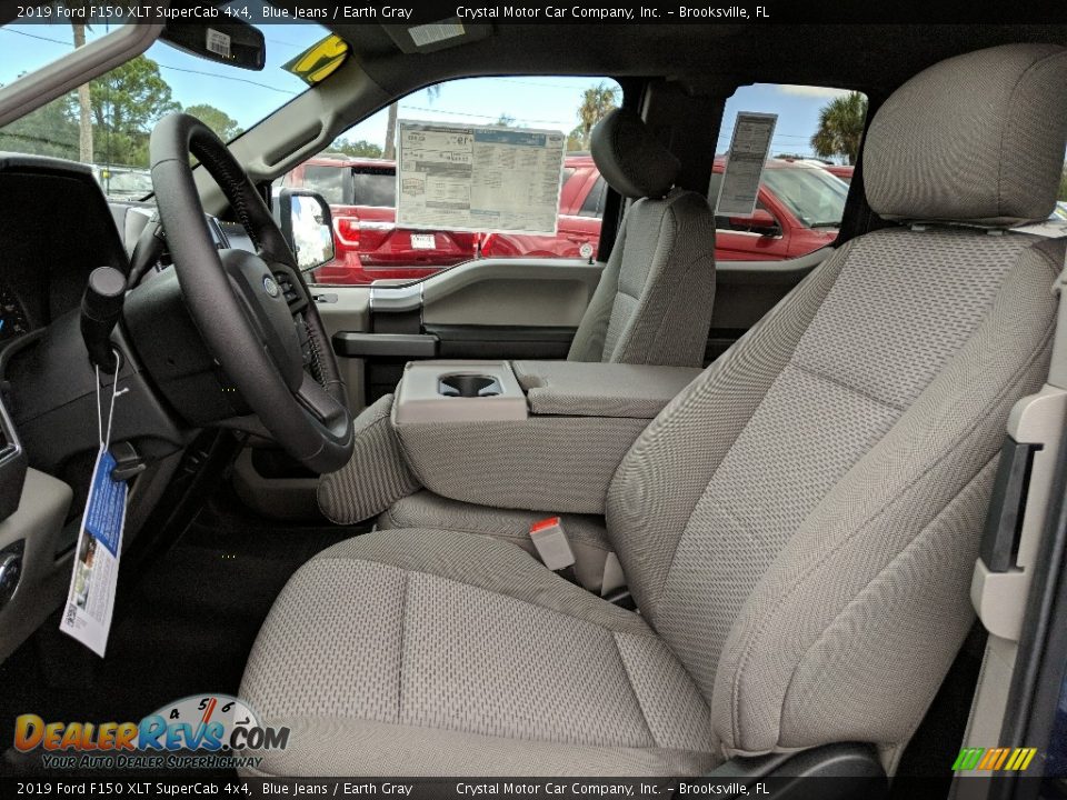 Front Seat of 2019 Ford F150 XLT SuperCab 4x4 Photo #9