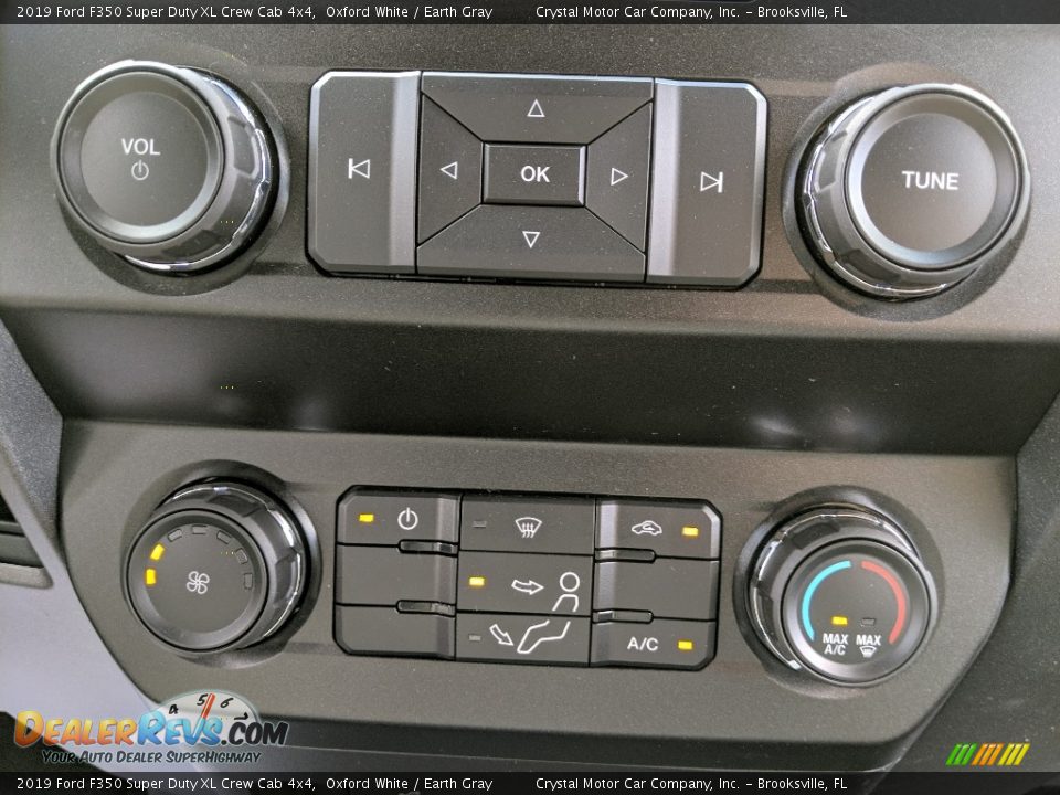 2019 Ford F350 Super Duty XL Crew Cab 4x4 Oxford White / Earth Gray Photo #16