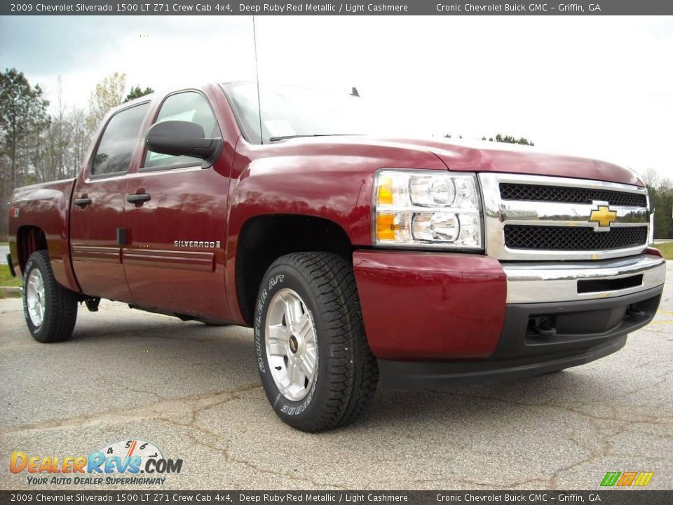 2009 Chevrolet Silverado 1500 LT Z71 Crew Cab 4x4 Deep Ruby Red Metallic / Light Cashmere Photo #4