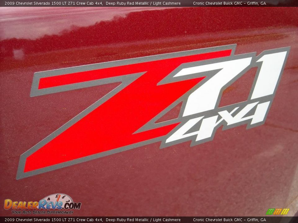 2009 Chevrolet Silverado 1500 LT Z71 Crew Cab 4x4 Deep Ruby Red Metallic / Light Cashmere Photo #10
