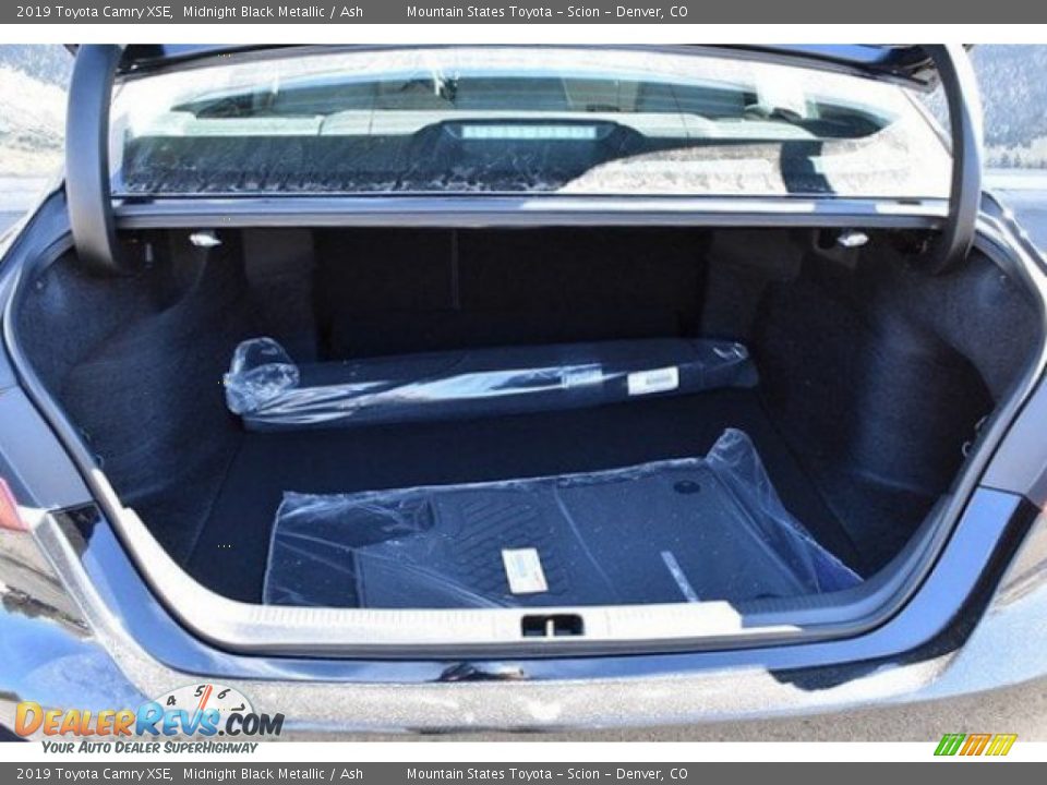 2019 Toyota Camry XSE Midnight Black Metallic / Ash Photo #31