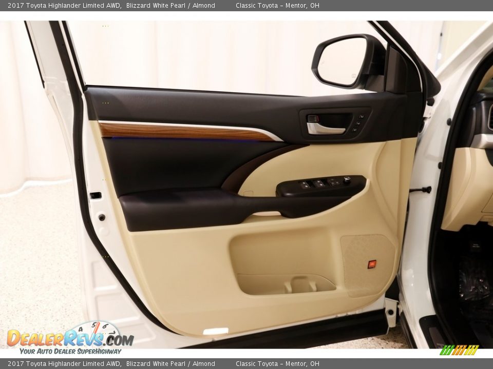 2017 Toyota Highlander Limited AWD Blizzard White Pearl / Almond Photo #4