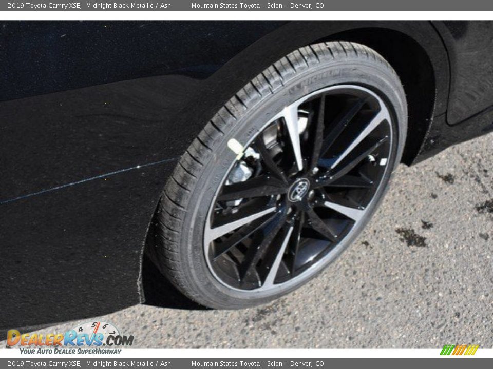 2019 Toyota Camry XSE Midnight Black Metallic / Ash Photo #35