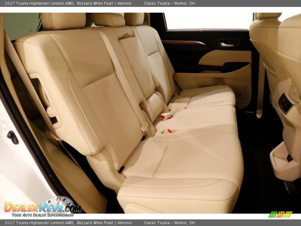 2017 Toyota Highlander Limited AWD Blizzard White Pearl / Almond Photo #15
