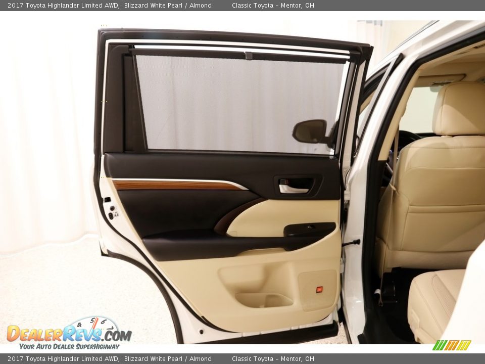 2017 Toyota Highlander Limited AWD Blizzard White Pearl / Almond Photo #17