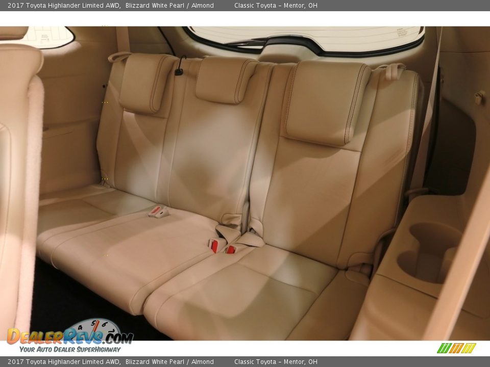 2017 Toyota Highlander Limited AWD Blizzard White Pearl / Almond Photo #20