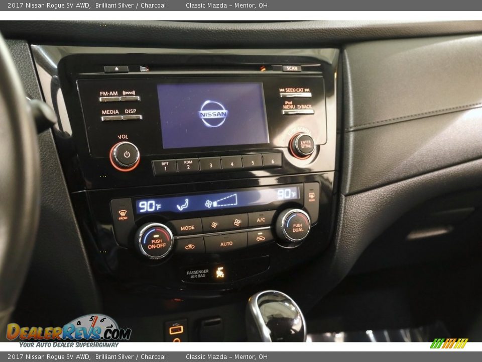 2017 Nissan Rogue SV AWD Brilliant Silver / Charcoal Photo #10