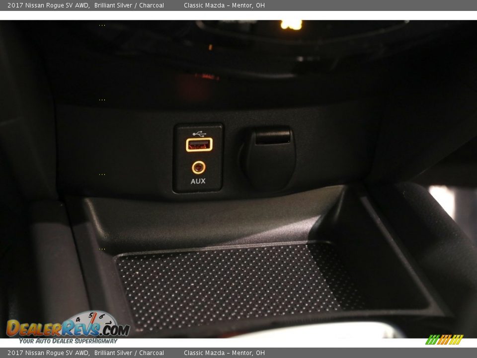 2017 Nissan Rogue SV AWD Brilliant Silver / Charcoal Photo #13