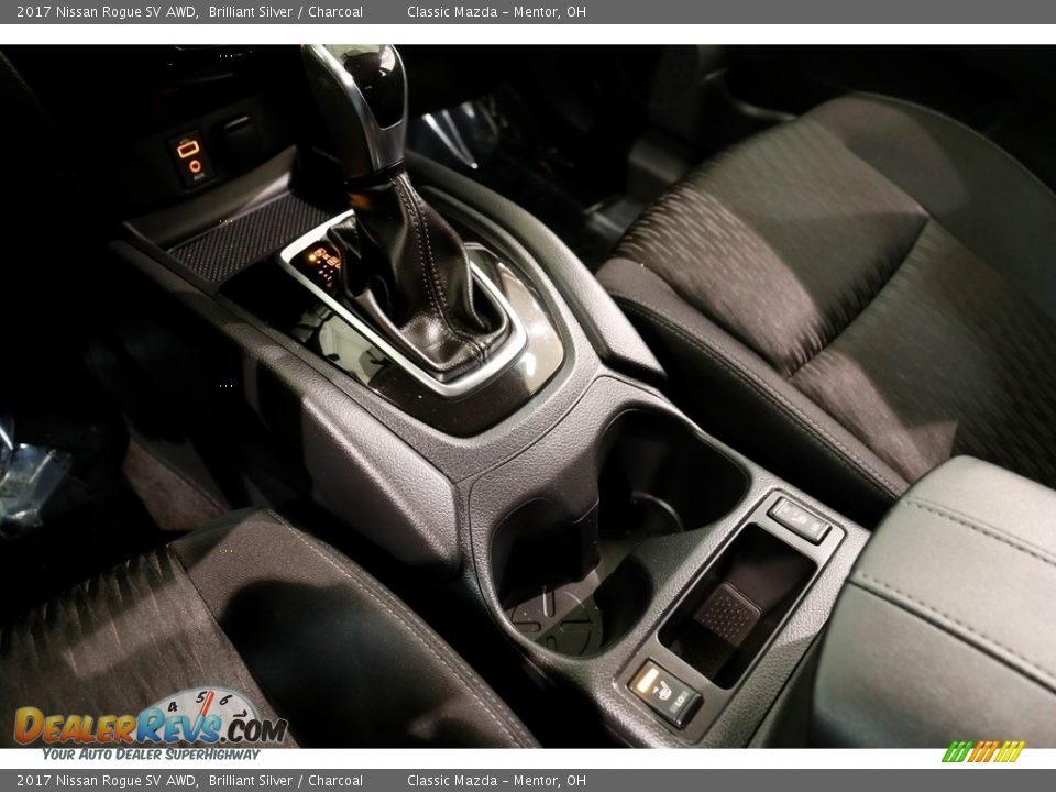 2017 Nissan Rogue SV AWD Brilliant Silver / Charcoal Photo #14