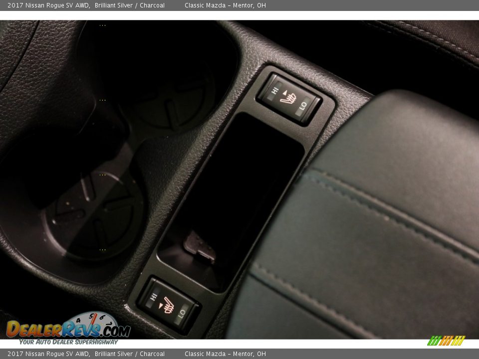 2017 Nissan Rogue SV AWD Brilliant Silver / Charcoal Photo #15