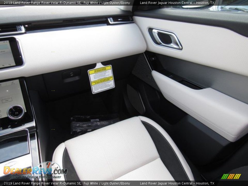 2019 Land Rover Range Rover Velar R-Dynamic SE Fuji White / Light Oyster/Ebony Photo #15