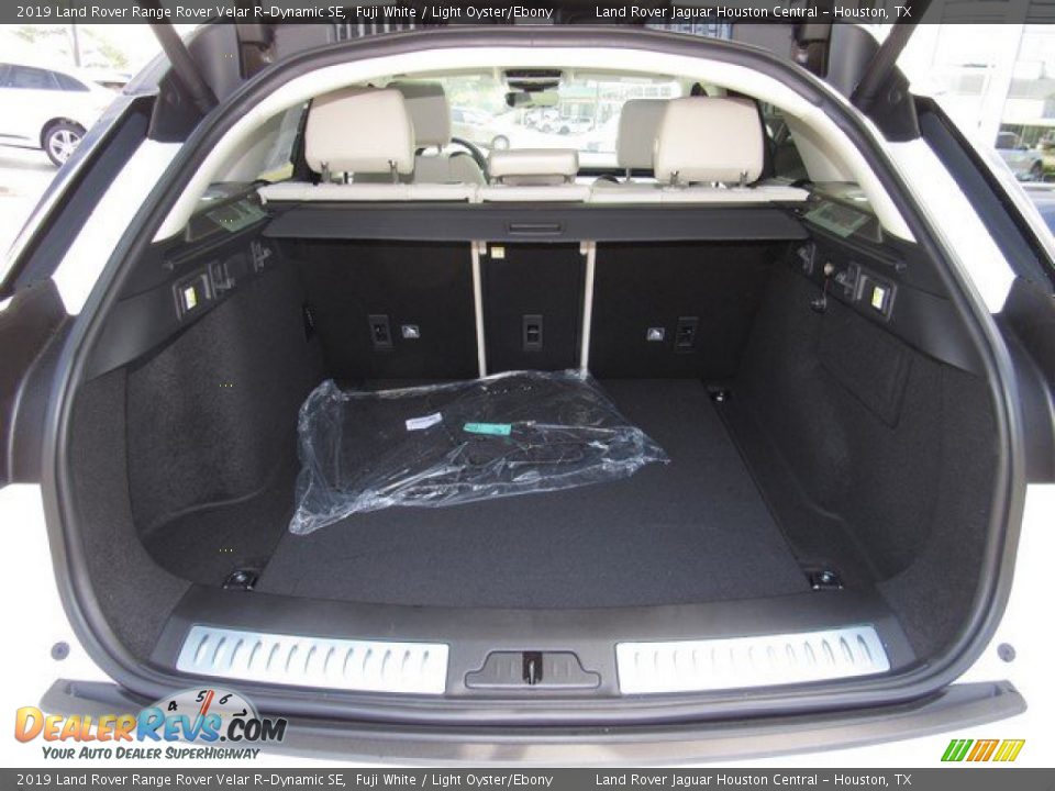 2019 Land Rover Range Rover Velar R-Dynamic SE Fuji White / Light Oyster/Ebony Photo #17