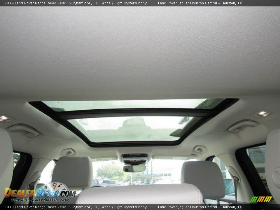 2019 Land Rover Range Rover Velar R-Dynamic SE Fuji White / Light Oyster/Ebony Photo #18