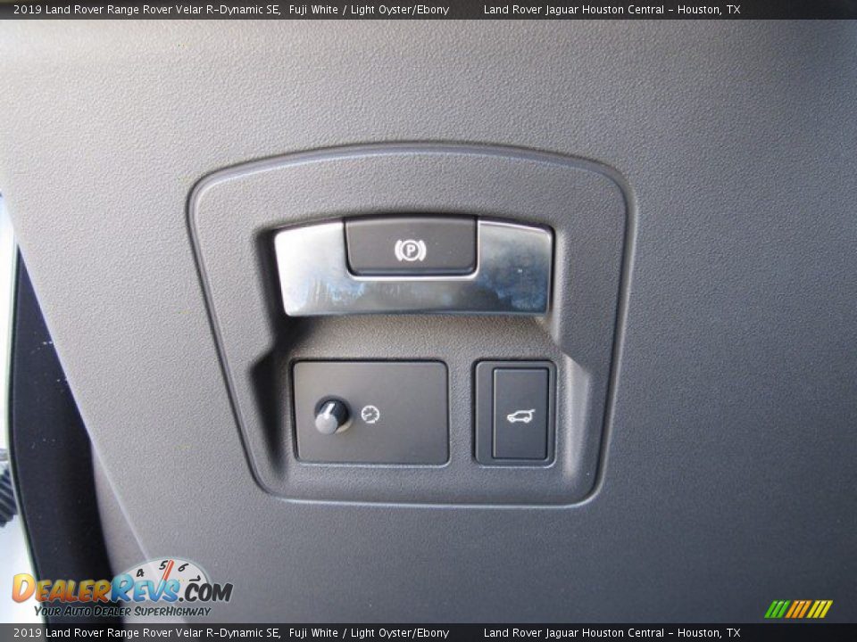 2019 Land Rover Range Rover Velar R-Dynamic SE Fuji White / Light Oyster/Ebony Photo #26