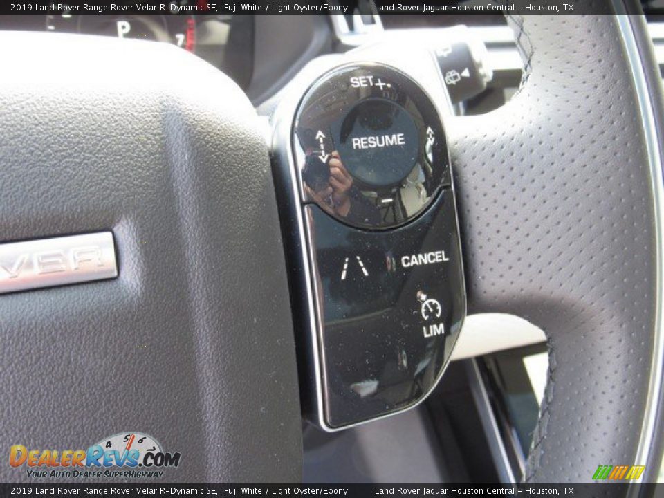 2019 Land Rover Range Rover Velar R-Dynamic SE Fuji White / Light Oyster/Ebony Photo #28