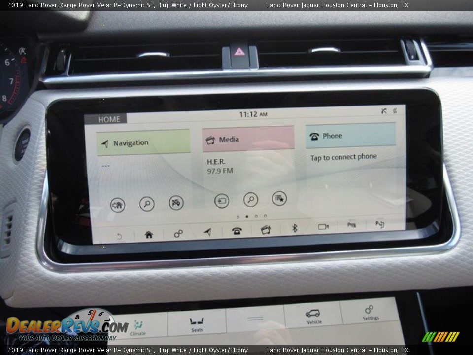 2019 Land Rover Range Rover Velar R-Dynamic SE Fuji White / Light Oyster/Ebony Photo #30