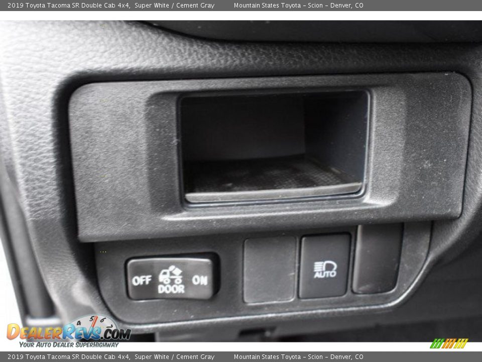 2019 Toyota Tacoma SR Double Cab 4x4 Super White / Cement Gray Photo #25